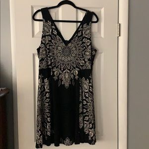 Venus Black & White v-neck dress